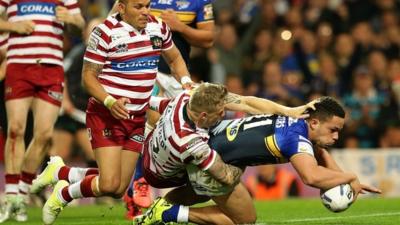 Super League Grand Final: Leeds Rhinos pip Wigan Warriors