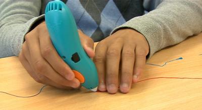 Yusuf using the 3Doodler