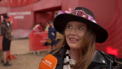 Glasto Roller girl