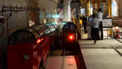 Underground railway carriages