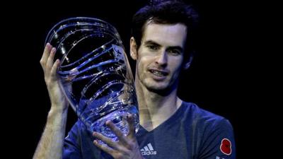 Andy Murray receives