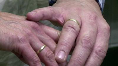 A man with his lost wedding band.