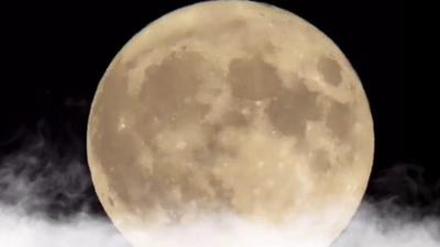 Image of a full moon