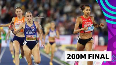 Keely Hodgkinson running the 800m behind Audrey Werro