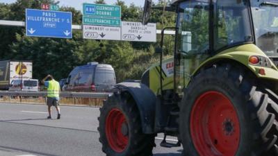 French farmers block the A6 near Lyon