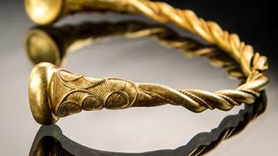 Gold torc