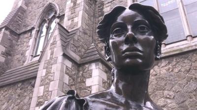 Statue of Molly Malone in Dublin