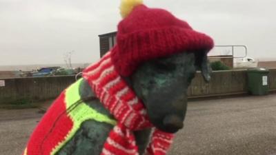 Snooks the dog statue in Aldeburgh