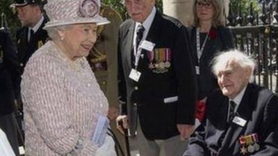 The Queen with veterans