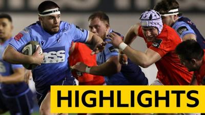 Ellis Jenkins takes on Munster