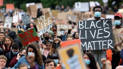 People on BLM protest