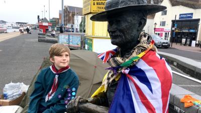 Monty at statue