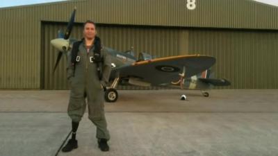 Sgt Alan Robinson and Spitfire