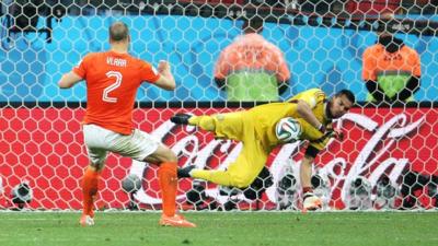 Sergio Romero saves from Ron Vlaar