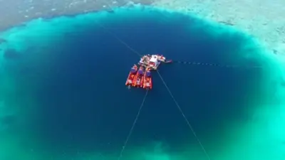 Aerial video of 'world's deepest' underwater sinkhole in