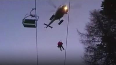 Skiers rescued from broken chairlift