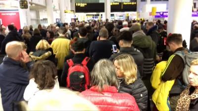 Heavy queuing at Gatwick Airport