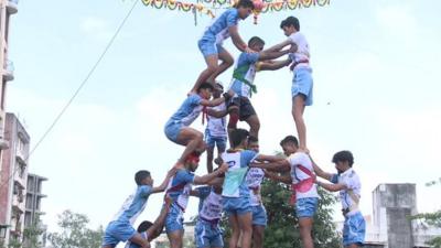 Human pyramid