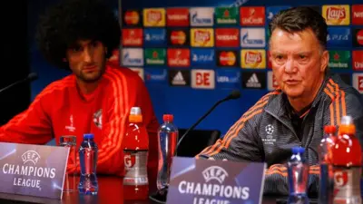 Manchester United: Louis Van Gaal sees Marouane Fellaini as