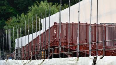 Scaffold on the Iron Bridge