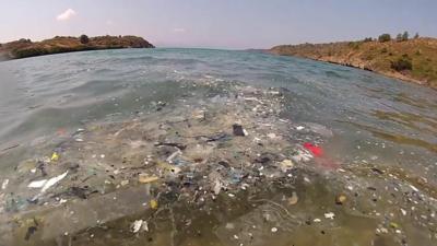 Plastic rubbish in the sea