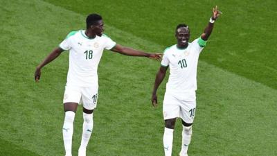 Ismaïla Sarr and Sadio Mane on the pitch for Senegal