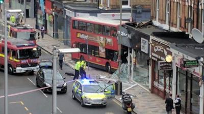 wandsworth bus crash