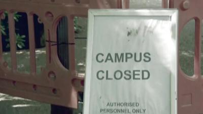 Campus closed sign