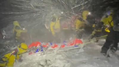 A man was rescued after he suffered a leg injury in an avalanche in the Cairngorms.