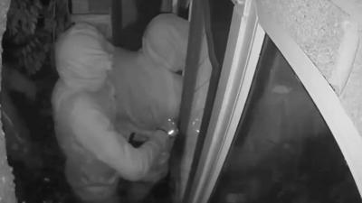 Thieves at front door