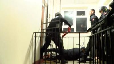 Police raid flat in Gravesend