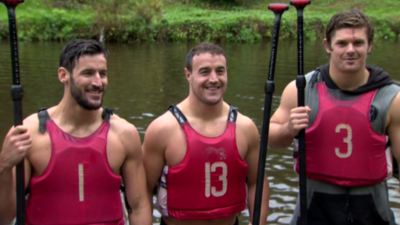 Ulster Rugby players try paddle boarding