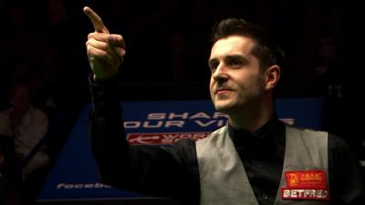 Mark Selby celebrates winning the 2016 World Snooker Championship