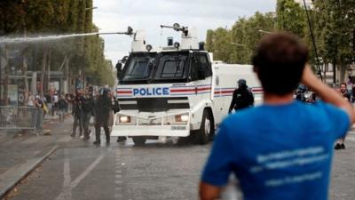 Water cannon in Paris