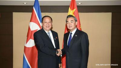 Chinese Foreign Minister Wang Yi with North Korean Foreign Minister Ri Yong Ho at the ASEAN regional security forum, August 2017