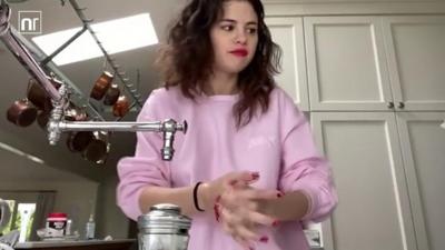 Selena-Gomez.