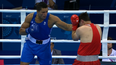 Joe Joyce lands a left hand