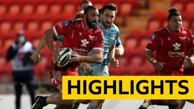 Uzair Cassiem of Scarlets makes a break against Leinster