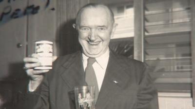 Stan Laurel letters go for auction