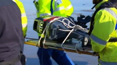 Migrants cross English Channel in small boat