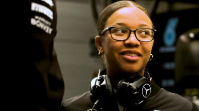 formula-one-fluid-technician-stephanie-travers-wearing-her-pit-crew-uniform