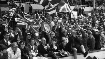 England fans 1966