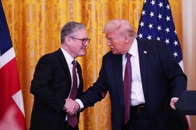 Keir Starmer and Donald Trump shake hands