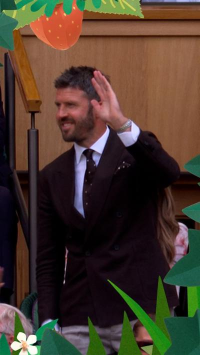 Michael Carrick waves