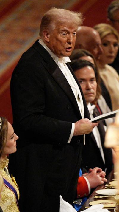 Trump talks at the state banquet