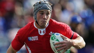 Jonathan Davies attacks for Wales at the 2011 World Cup