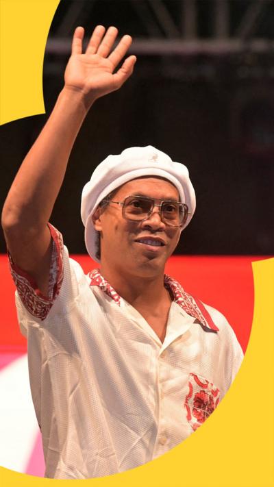 Ronaldinho is welcomed into the Italian club, Ravenna