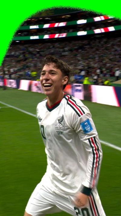 Mateo Chávez celibates his goal 