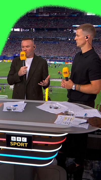 Wayne Rooney and Joe Hart