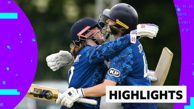 Amy Jones and Tammy Beaumont